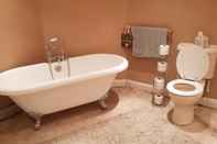 Toilet Kamar Macleods Guest House