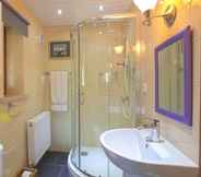 In-room Bathroom 6 Holiday Villa - Casa Do Zelo