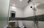 Toilet Kamar 5 Q' Garden Homestay Villa - Hostel