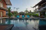 Swimming Pool Kubu Tropis