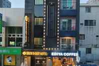 Exterior Brown-Dot Hotel