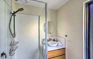 Toilet Kamar 6 Furneaux