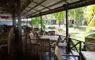 ร้านอาหาร 6 D' Coconut Pulau Besar Resort