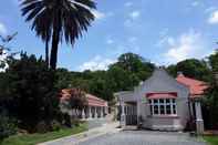 Exterior Boer And Brit Self Catering Guest House