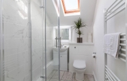 In-room Bathroom 4 West Bridgford Classy 2bed Flat