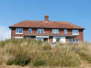 Exterior 4 7 Coastguard Cottages