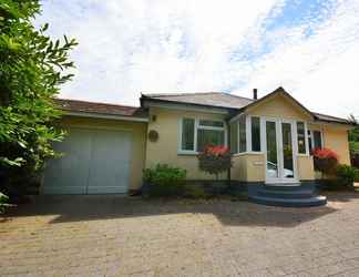 Exterior 2 Woodside Cottage