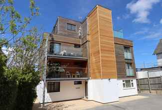 Exterior 4 Seafront Quay West Apartments