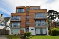 Exterior Seafront Quay West Apartments