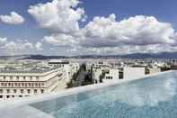 Kolam Renang Athens Capital Center Hotel-MGallery Collection