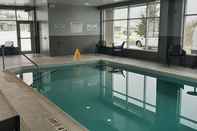 สระว่ายน้ำ Hilton Garden Inn Sudbury