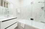 In-room Bathroom 5 Stunning Sydney Home 5