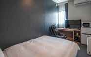 Kamar Tidur 5 HOTEL R9 The Yard Yuki