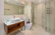 In-room Bathroom 6 Suite Ayu by TropicLook