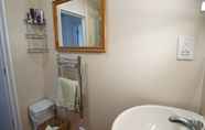 In-room Bathroom 7 Stunning Exeter Apartment