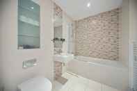 In-room Bathroom 2 Bed Executive Apartment Near Camden Market with WiFi