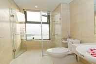 Phòng tắm bên trong Advisor Travel Green Bay Halong