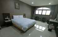 Bedroom 4 Formosa Hotel