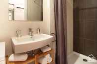 In-room Bathroom AB Gracia Sant Salvador