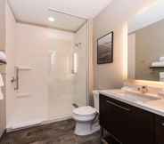 In-room Bathroom 5 TownePlace Suites by Marriott Cincinnati Fairfield