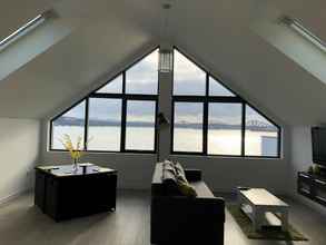 Lobby 4 The Wee Glasshouse - Stunning Views of Dalgety Bay