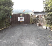 Exterior 5 Ruby Shepherds hut Sleeps 4