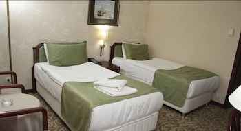 Bilik Tidur 4 Ayma Hotel