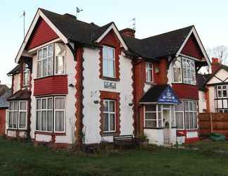 Exterior 2 Lenton Lodge Guest House