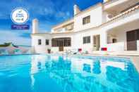 Swimming Pool Apartamento Capri