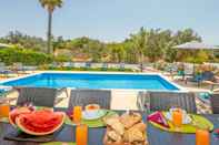 Swimming Pool Villa Riviera