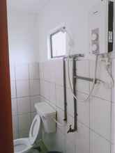 In-room Bathroom 4 Maness Guesthouse & Homestay