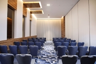 Sảnh chức năng Grand Cosmopolitan Hotel