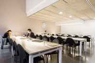 Functional Hall Residencia Universitaria La Ciutadella - Campus Accommodation