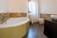 In-room Bathroom Villa Marazia