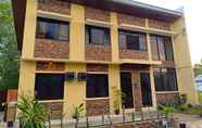 Bangunan 4 Monati Hostel