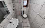 In-room Bathroom 7 Zum Odenwald