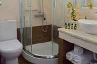 Toilet Kamar Hawk Stone