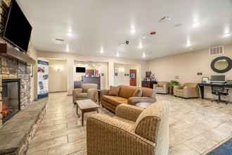 Lobi 4 Cobblestone Inn & Suites - Brookville