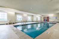 Swimming Pool Cobblestone Hotel & Suites - Cozad