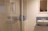 In-room Bathroom Largs Stay