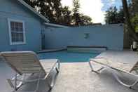 Swimming Pool 6149 Sandcrest · Next TO Universal. 8 Beds. Pool. Very Clean