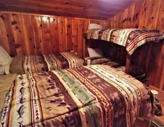 Kamar Tidur 2 Bear_cave