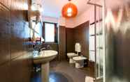 In-room Bathroom 7 Hotel Schenatti