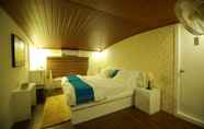 Bedroom 6 Best Kerala Houseboat