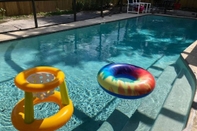 Swimming Pool 6150 Sandcrest · New! Walk to Universal. Sleep 9. Near Disney