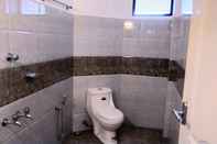 Toilet Kamar Hotel Queens Gate