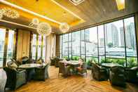 Quầy bar, cafe và phòng lounge Wealth Lodge Asoke by Favstay