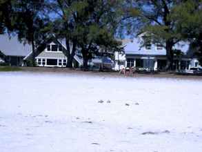 Exterior 4 The Anna Maria Island Beach Breeze