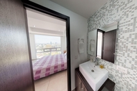 In-room Bathroom Comfortable Penthouse Incredible View 18A