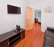 Ruang Umum 2 Cozy 2 BR on East Harlem